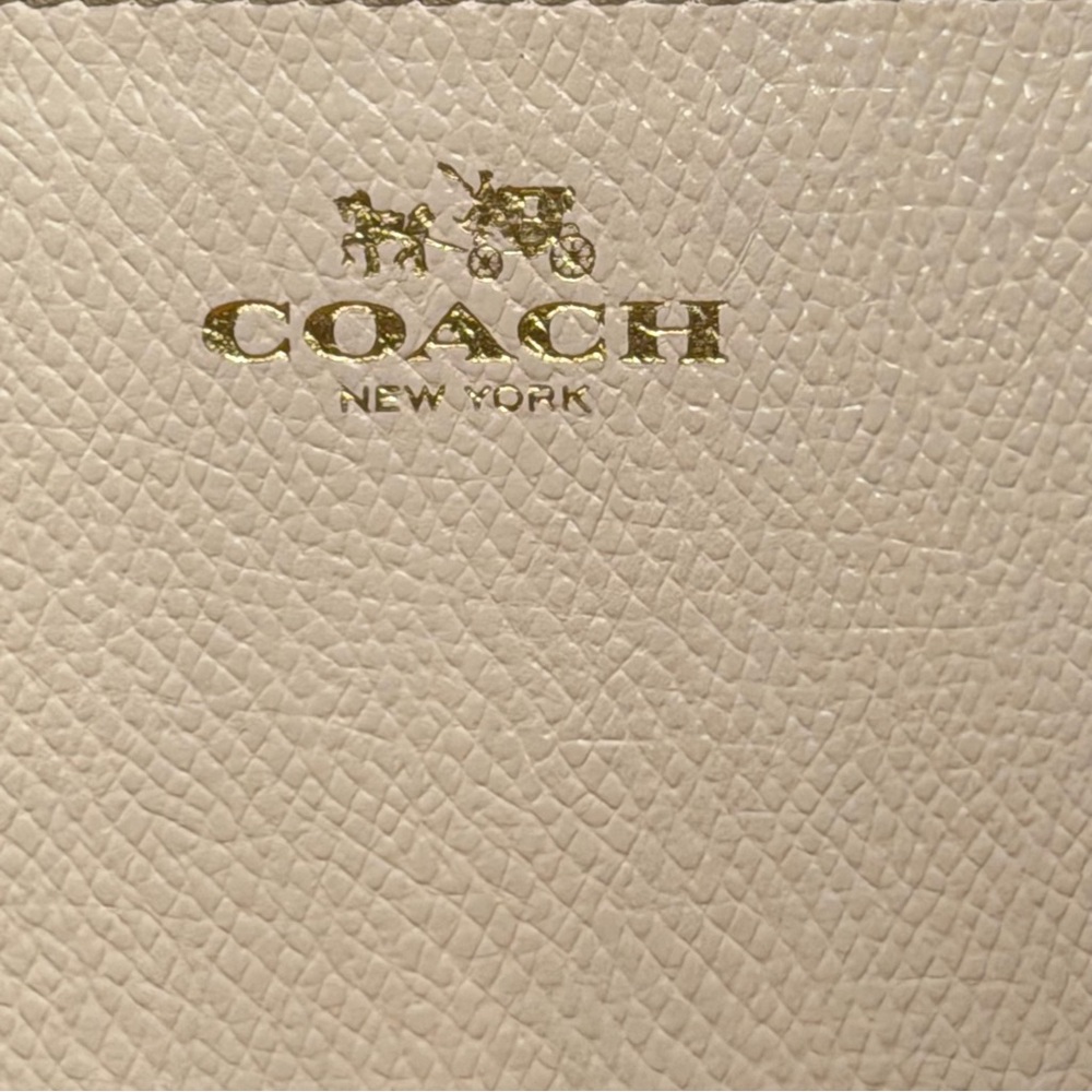 Coach Classic “Old Money” aesthetic Crossgrain Leather Navy/Cream Wristlet (EUC) - Picture 15 of 17
